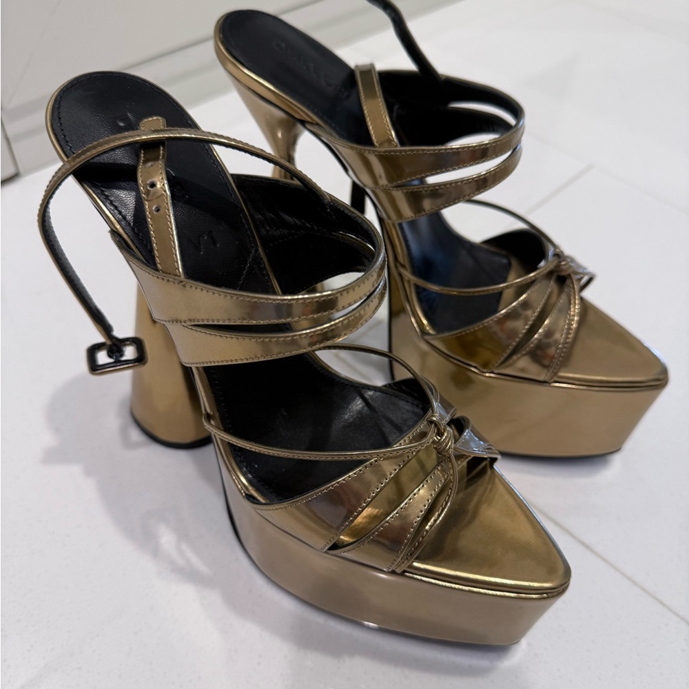High heels shoes, goldish bronze color